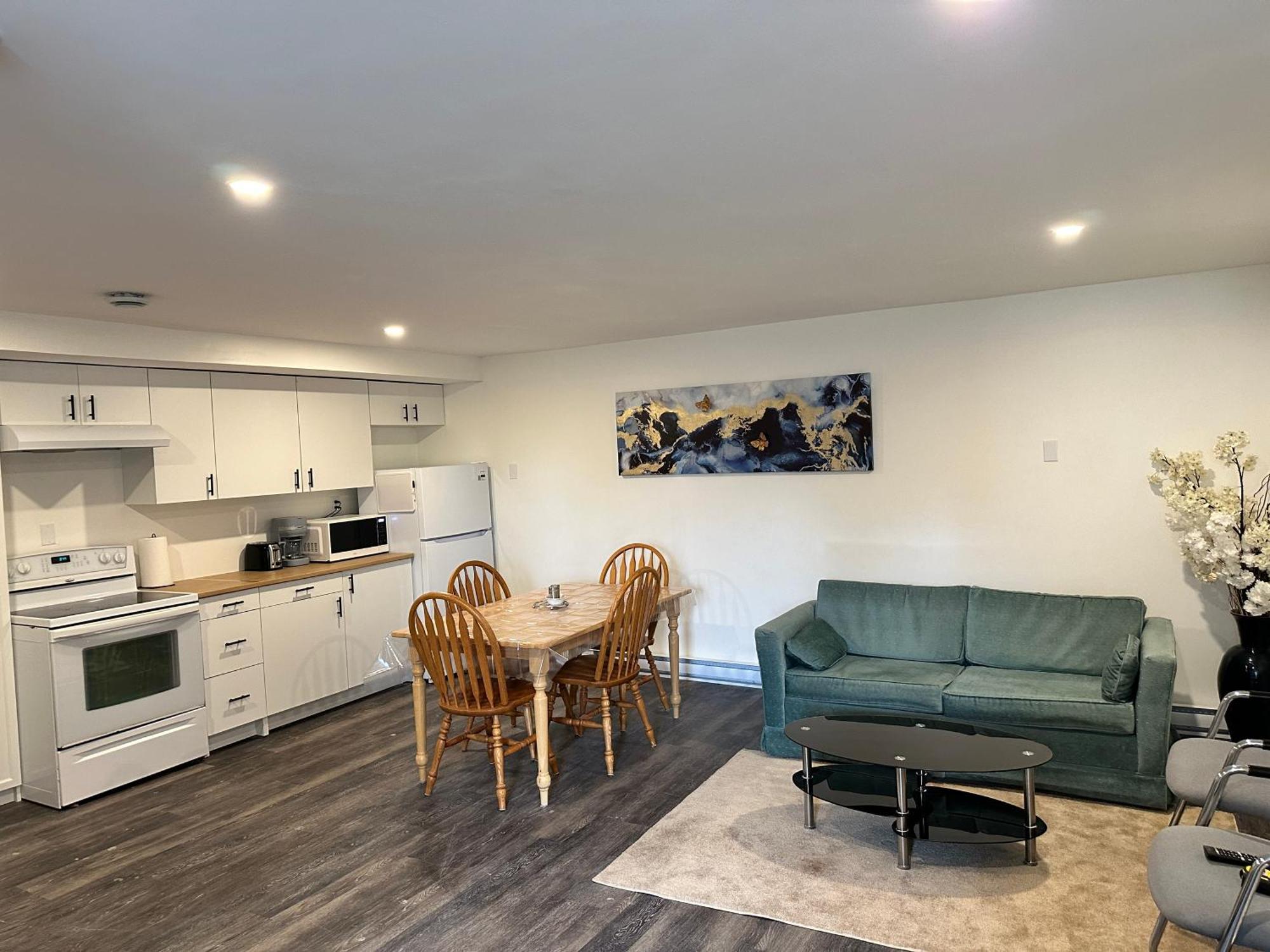 Central Halifax One Bedroom Apartment In Clayton Park Extérieur photo