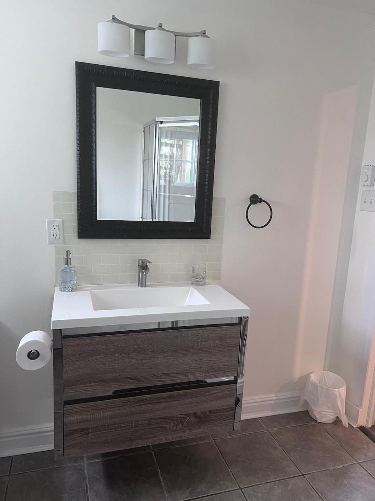 Central Halifax One Bedroom Apartment In Clayton Park Extérieur photo